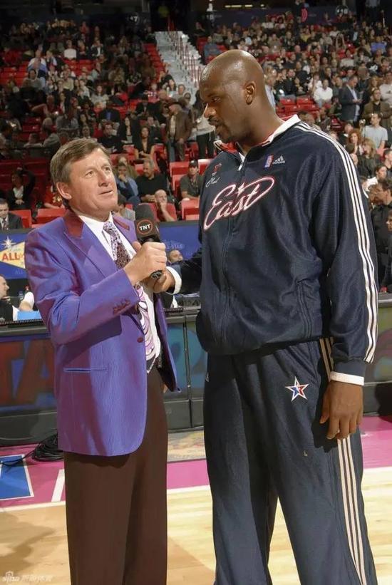 队友摘下球 队友摘下球