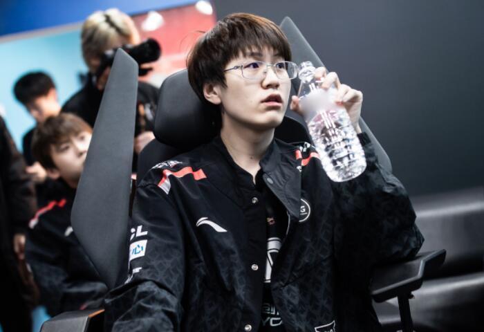 以及他们在 以及他们在