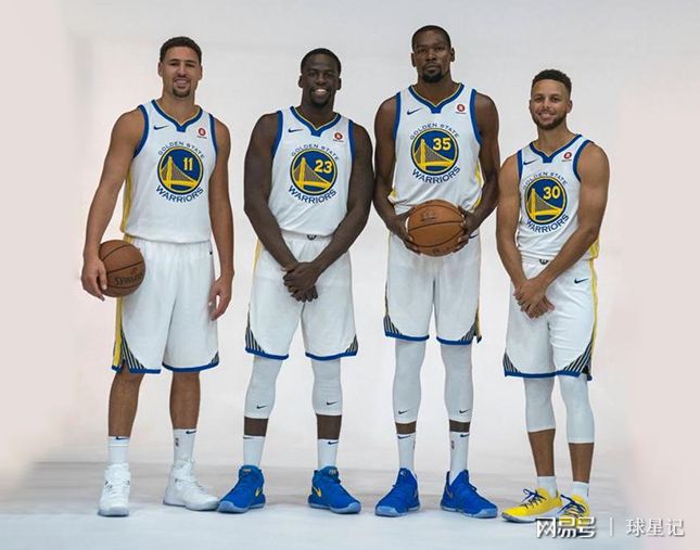 众多教练由 众多教练由